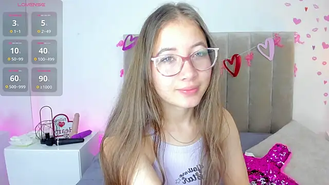 Dahlia Rousse online show from 15, 2, 2025