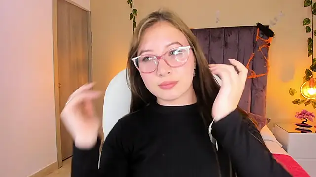 Dahlia Rousse online show from 3, 10, 2025