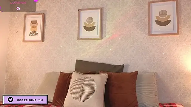 Veronica simons online show from 4, 12, 2025