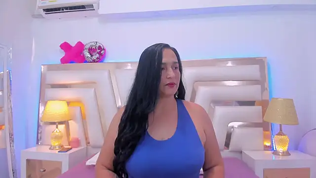 LucineArias online show from 9, 1, 2025