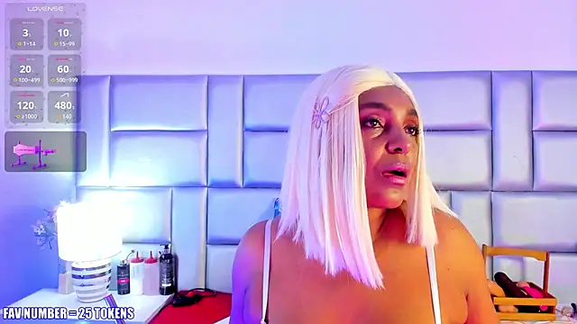 Snapshot of LovelyNickii chatting on 19, 11, 2025 LovelyNickii online show from 19, 11, 2025