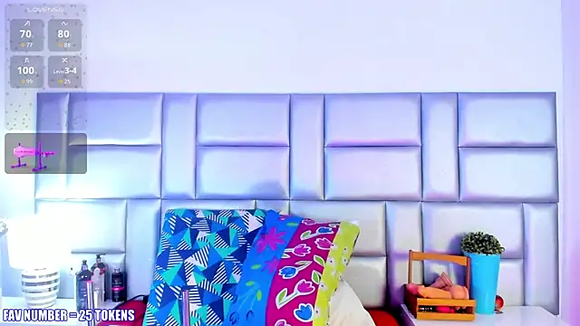 Snapshot of LovelyNickii chatting on 24, 11, 2025 LovelyNickii online show from 24, 11, 2025