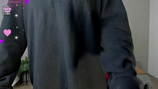 Luxury Woman online show from 25, 10, 2025