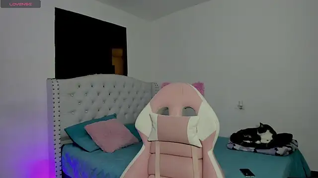 Snapshot of Alana_ponsee chatting on 14, 12, 2025 Alana ponsee online show from 14, 12, 2025