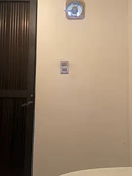 Snapshot of leonardohot1987 chatting on 15, 12, 2025 leonardohot1987 online show from 15, 12, 2025