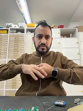 Snapshot of leonardohot1987 chatting on 5, 2, 2026 leonardohot1987 online show from 5, 2, 2026