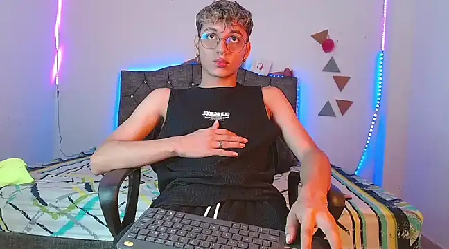 Snapshot of andrew_willyams chatting on 2, 3, 2025 andrew willyams online show from 2, 3, 2025