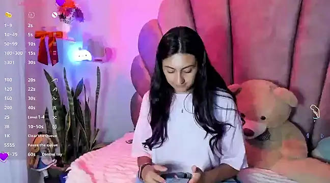 sweetfoxy 17 online show from 2, 2, 2025