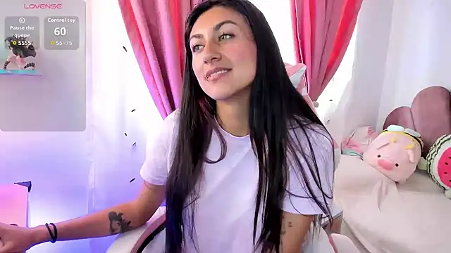 sweetfoxy 17 online show from 6, 4, 2026