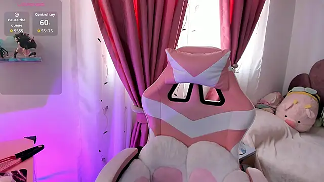 sweetfoxy 17 online show from 8, 4, 2026