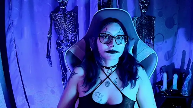 Kimlennox  online show from 4, 11, 2025