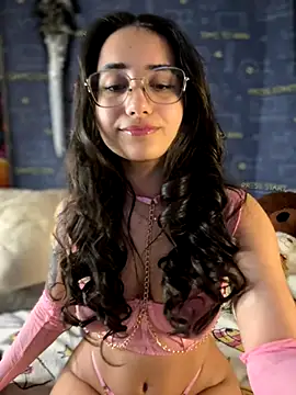 Snapshot of LittleX_Angel chatting on 7, 11, 2025 LittleX Angel online show from 7, 11, 2025