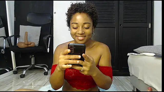 avis lara online show from 30, 4, 2026