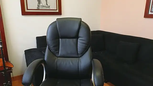 hairyncuteass online show from 20, 9, 2025