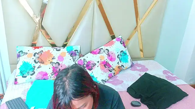 hot-littlechill online show from 20, 10, 2025