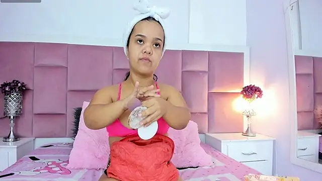 Snapshot of AnieRey chatting on 20, 1, 2025 AnieRey online show from 20, 1, 2025