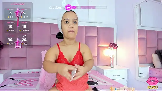 Snapshot of AnieRey chatting on 8, 2, 2025 AnieRey online show from 8, 2, 2025