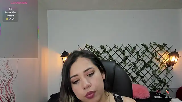 zahra Jalid online show from 25, 10, 2025