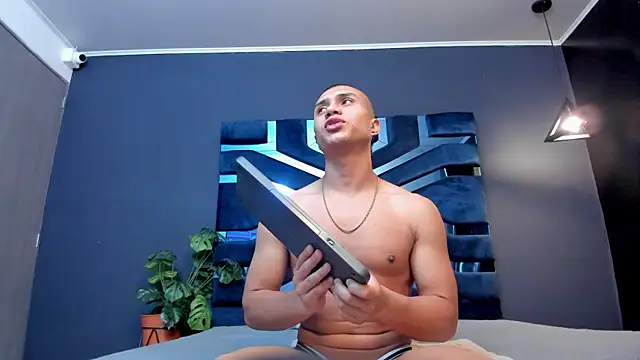 Snapshot of bruno_cavalli chatting on 17, 2, 2025 bruno cavalli online show from 17, 2, 2025