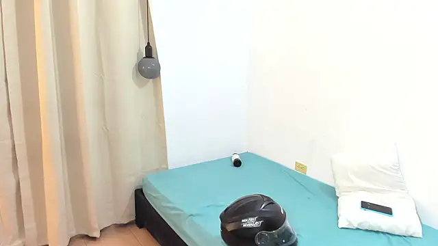 Snapshot of blueroom_party chatting on 15, 1, 2025 blueroom party online show from 15, 1, 2025