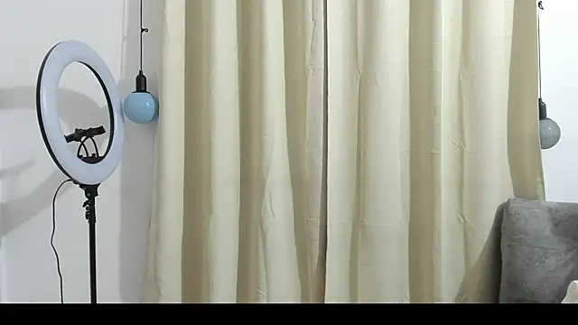 Snapshot of blueroom_party chatting on 18, 1, 2025 blueroom party online show from 18, 1, 2025