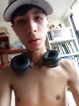 adriaav online show from 8, 3, 2025