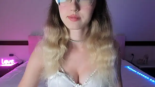 Snapshot of Sakura_Mmio chatting on 1, 2, 2025 Sakura Mmio online show from 1, 2, 2025