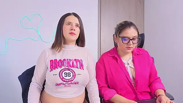 SexLaura  online show from 17, 6, 2026