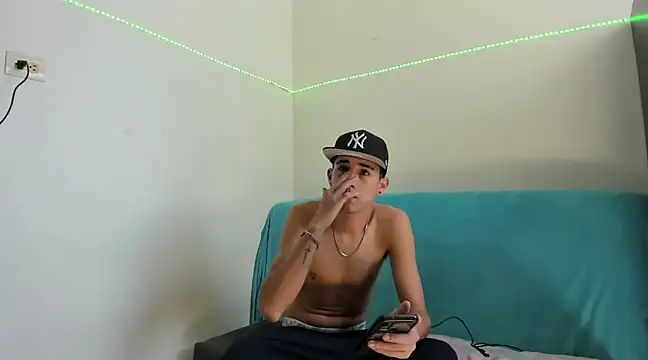 Latinos 2001 online show from 16, 2, 2025