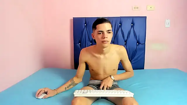 Latinos 2001 online show from 5, 10, 2025