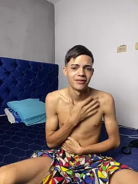 Latinos 2001 online show from 23, 7, 2026