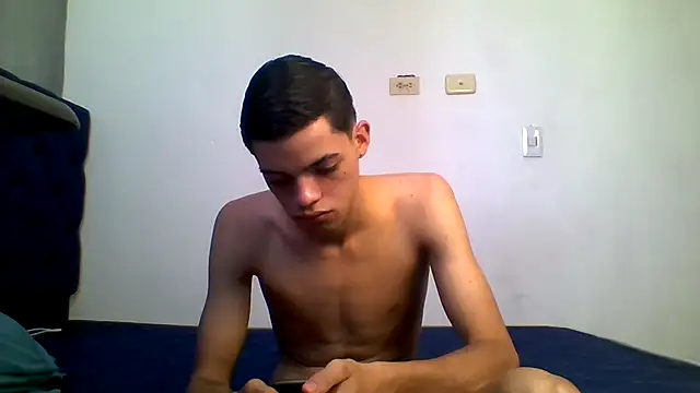 Latinos 2001 online show from 28, 7, 2026