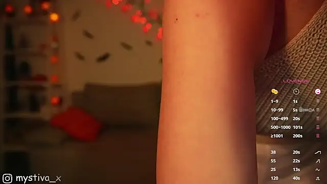 Snapshot of EliyaX chatting on 2, 11, 2025 EliyaX online show from 2, 11, 2025