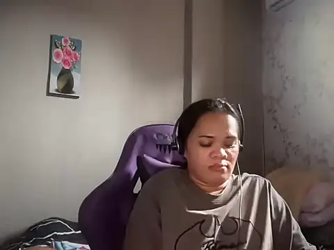 Snapshot of SophiaCourthaway chatting on 12, 5, 2026 SophiaCourthaway online show from 12, 5, 2026