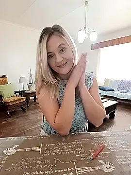 Snapshot of Vintasia chatting on 6, 10, 2025 Vintasia online show from 6, 10, 2025