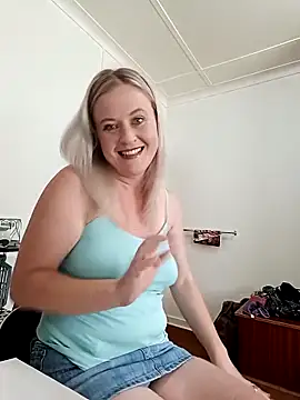 Snapshot of Vintasia chatting on 22, 12, 2025 Vintasia online show from 22, 12, 2025