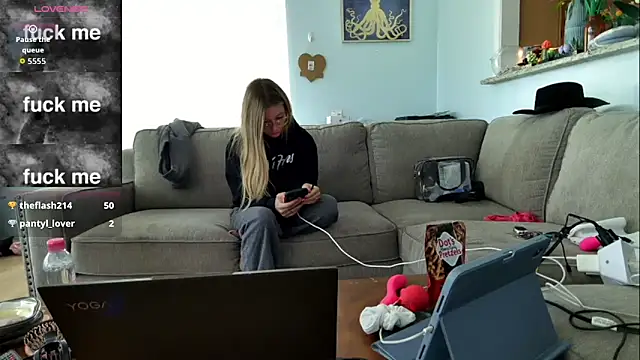 Hatgirl69 online show from 22, 10, 2025