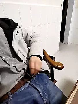 Snapshot of swg176 chatting on 26, 1, 2025 swg176 online show from 26, 1, 2025