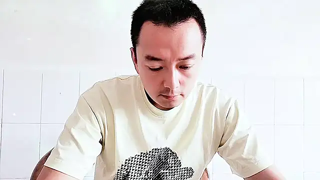 Snapshot of swg176 chatting on 13, 9, 2025 swg176 online show from 13, 9, 2025