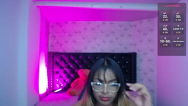 Snapshot of madelein_m chatting on 19, 2, 2025 madelein m online show from 19, 2, 2025