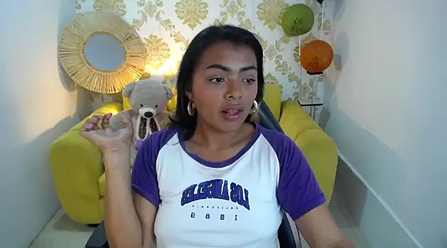 Snapshot of madelein_m chatting on 1, 3, 2025 madelein m online show from 1, 3, 2025