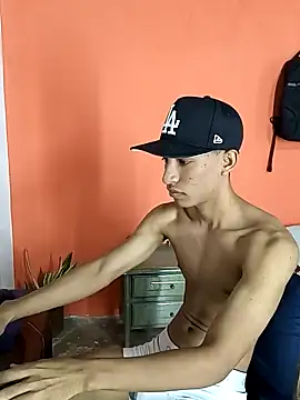 Snapshot of matteo_rivas chatting on 27, 1, 2025 matteo rivas online show from 27, 1, 2025