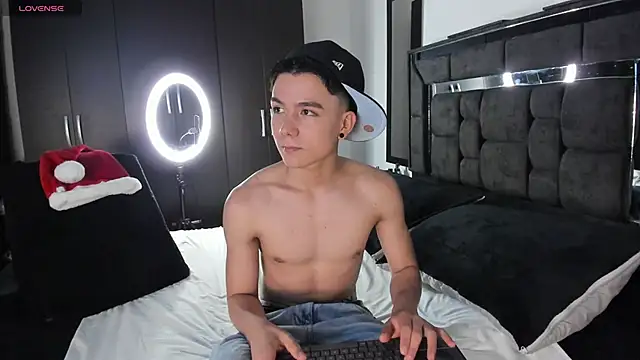 Snapshot of alanblack1 chatting on 21, 11, 2025 alanblack1 online show from 21, 11, 2025