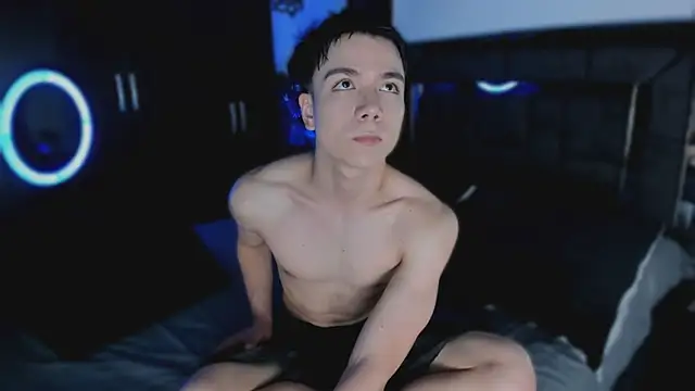 Snapshot of alanblack1 chatting on 2, 4, 2026 alanblack1 online show from 2, 4, 2026