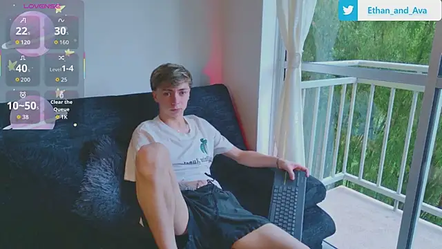 Snapshot of ethan_and_ava chatting on 29, 10, 2025 ethan and ava online show from 29, 10, 2025