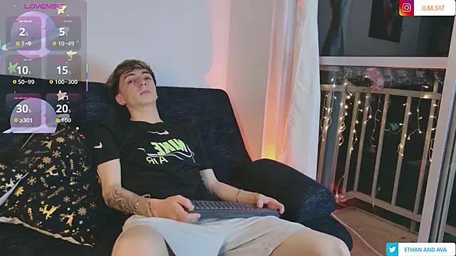 Snapshot of ethan_and_ava chatting on 5, 12, 2025 ethan and ava online show from 5, 12, 2025