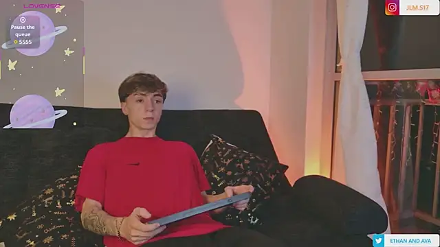 Snapshot of ethan_and_ava chatting on 20, 12, 2025 ethan and ava online show from 20, 12, 2025