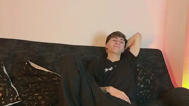 Snapshot of ethan_and_ava chatting on 13, 2, 2026 ethan and ava online show from 13, 2, 2026