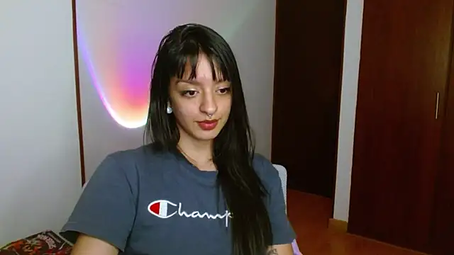 Snapshot of ravenvancleef chatting on 6, 2, 2025 ravenvancleef online show from 6, 2, 2025