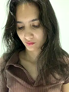 Bella still online show from 23, 9, 2025